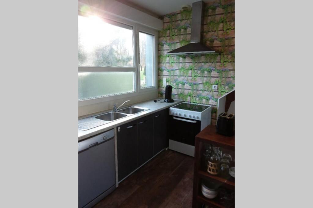 Appartement Lumineux, Calme Et Panoramique !! Pouligney-Lusans Buitenkant foto