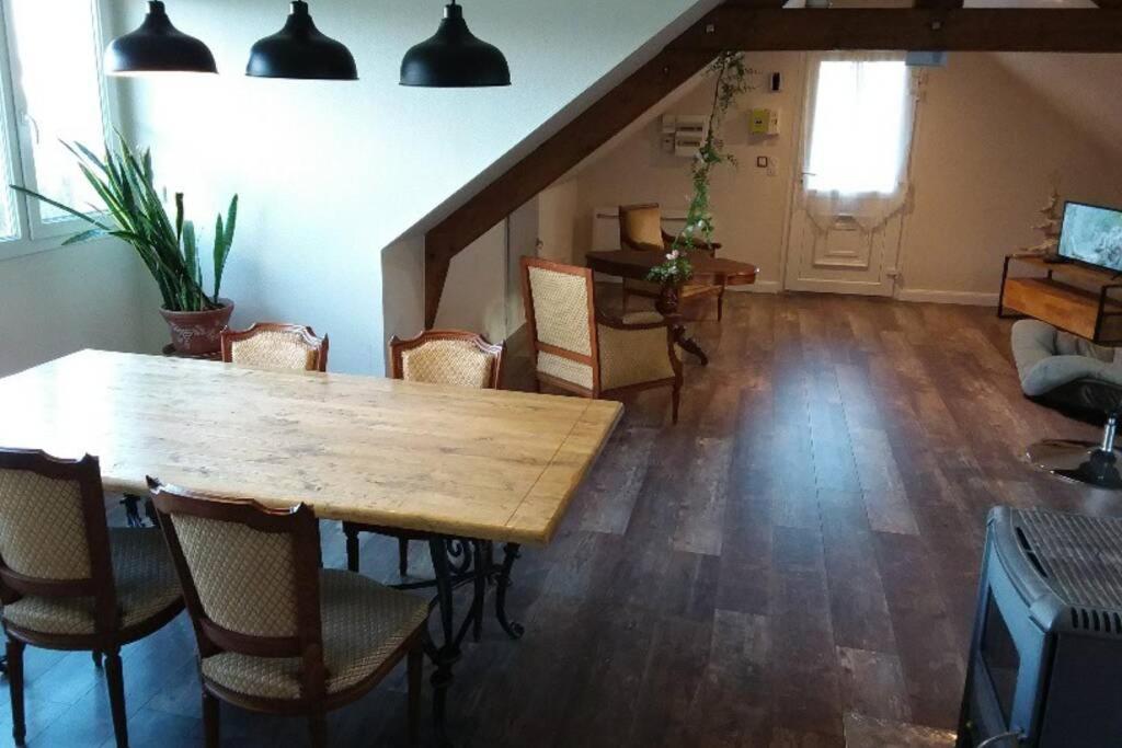 Appartement Lumineux, Calme Et Panoramique !! Pouligney-Lusans Buitenkant foto